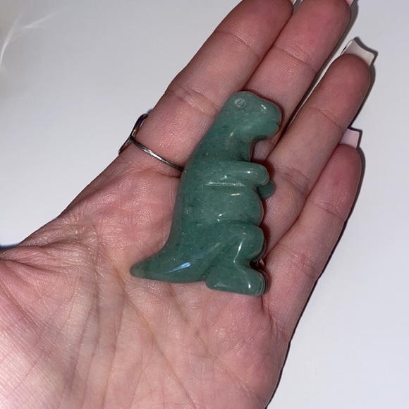 Dino Crystal Carving - Picture 4 of 4